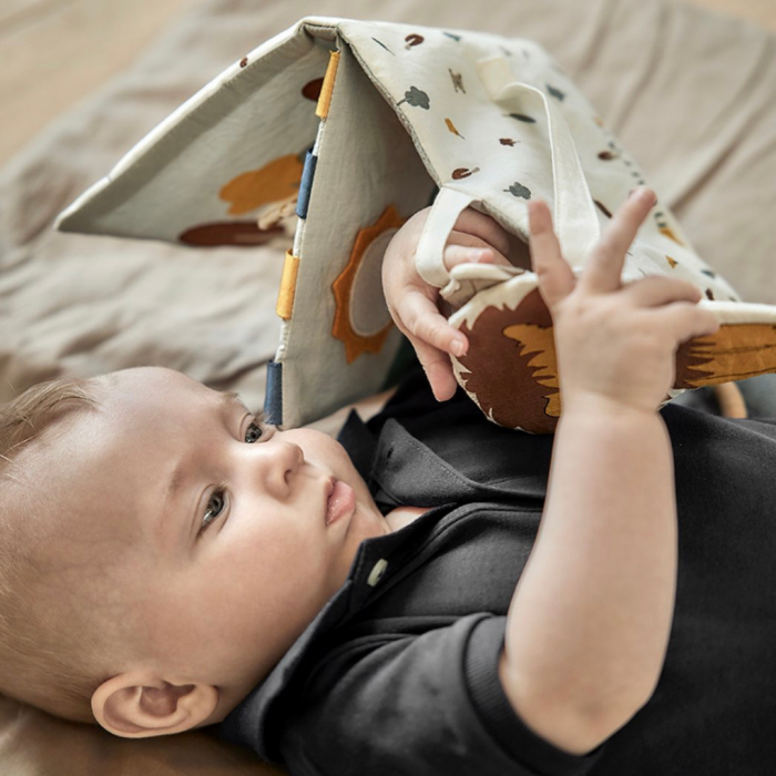 Carticica senzoriala din bumbac organic Bora - MULTI - Nuuroo