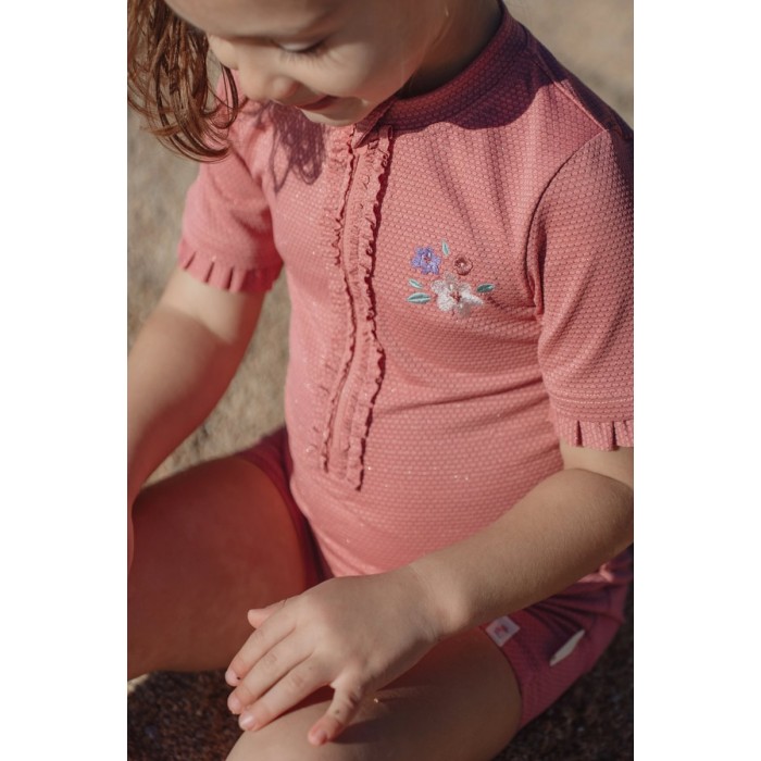 https://www.catenlunasinstele.ro/image/catalog/_PRODUSE/Little Dutch/CL26030217/short-sleeve-swimsuit-dreamy-pink-sparkle-CL26030217-CL26030218-CL26030219-CL26030220-product-1 - Medium.jpg