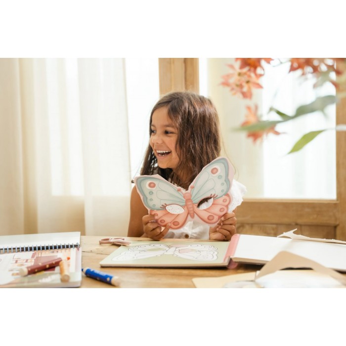 Carte cu masti pentru decupat - stickere si foarfeca incluse - ROSA - Little Dutch