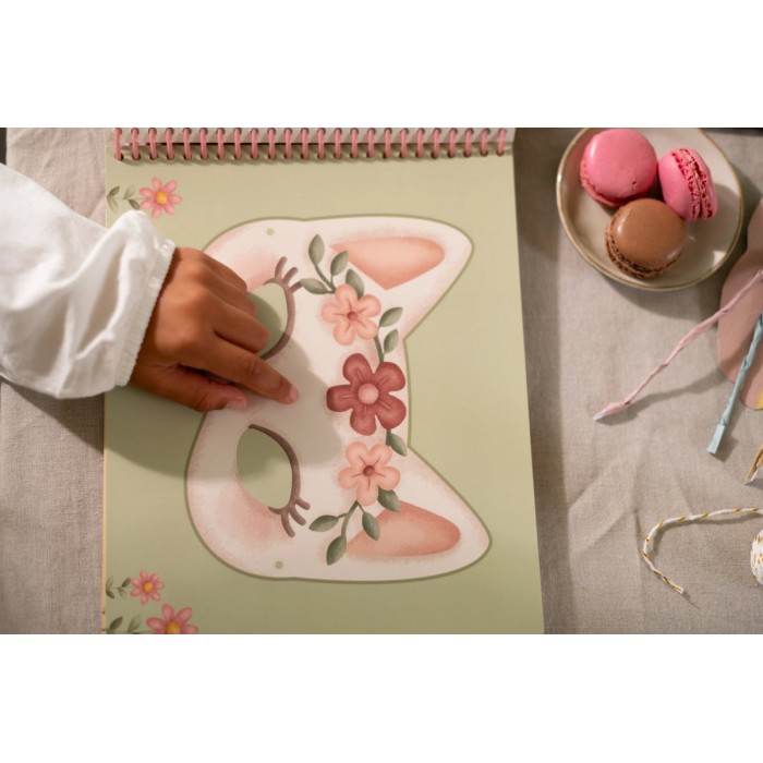 Carte cu masti pentru decupat - stickere si foarfeca incluse - ROSA - Little Dutch