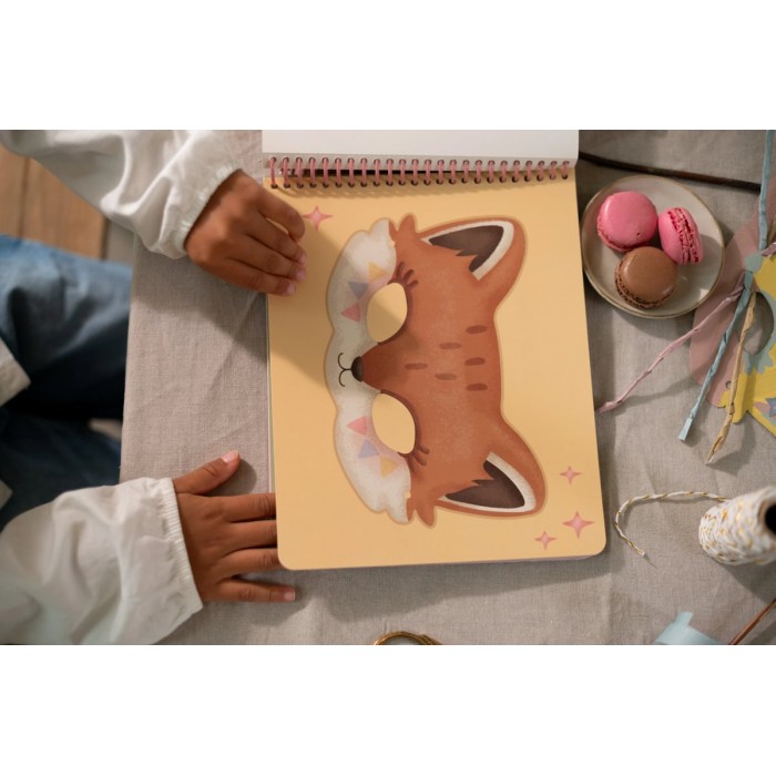 Carte cu masti pentru decupat - stickere si foarfeca incluse - ROSA - Little Dutch