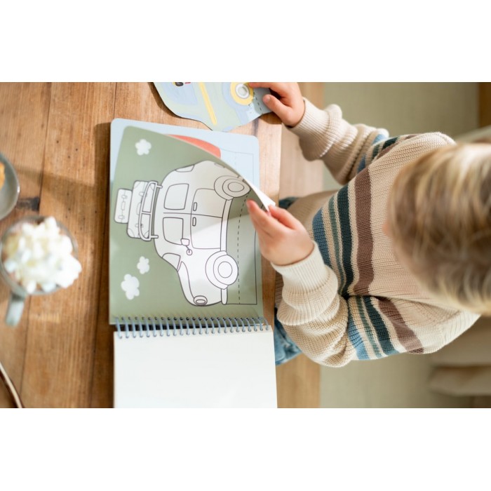 Carte cu activitati pentru decupat - stickere si foarfeca incluse - Jim - Little Dutch