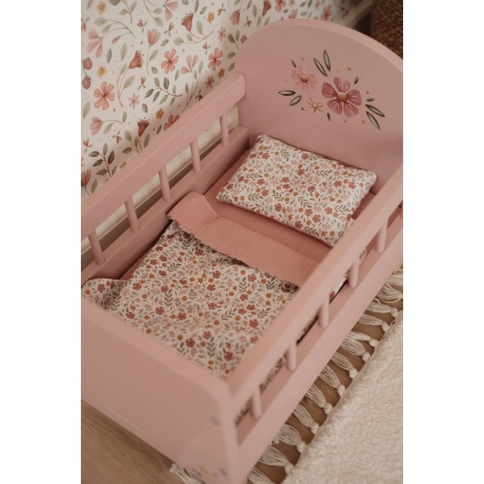Patut din lemn FSC cu lenjerie pentru papusi - Pink - Little Dutch Patut din lemn FSC cu lenjerie pentru papusi - Pink - Little Dutch