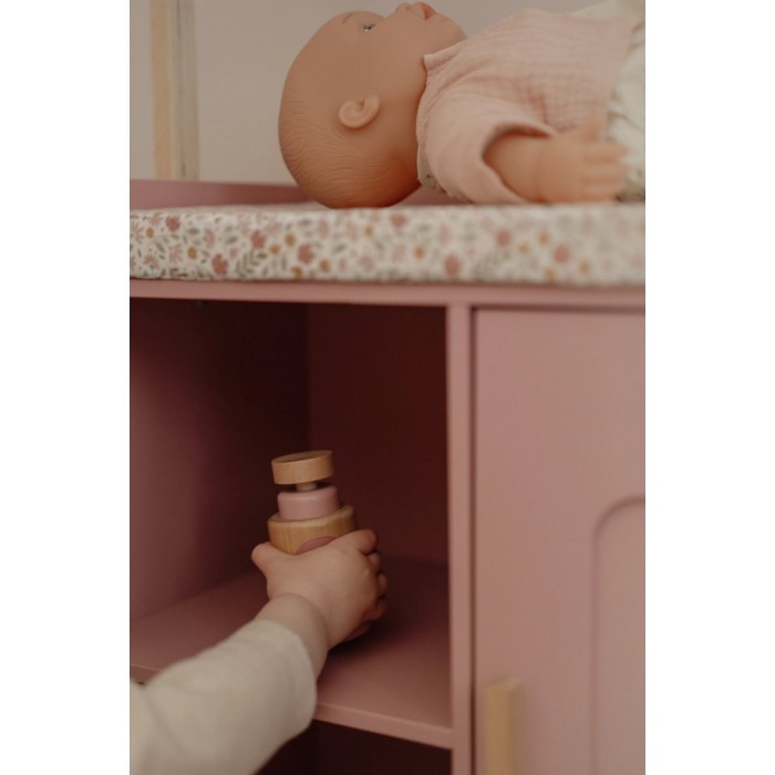 Masuta de schimbat scutecele cu accesorii pentru papusi - Roz - Little Dutch