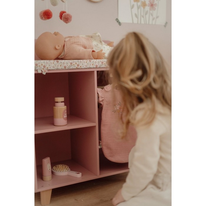 Masuta de schimbat scutecele cu accesorii pentru papusi - Roz - Little Dutch