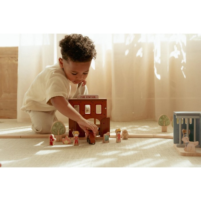 Sectie de pompieri cu figurine din lemn FSC - Red - Little Dutch Sectie de pompieri cu figurine din lemn FSC - Red - Little Dutch