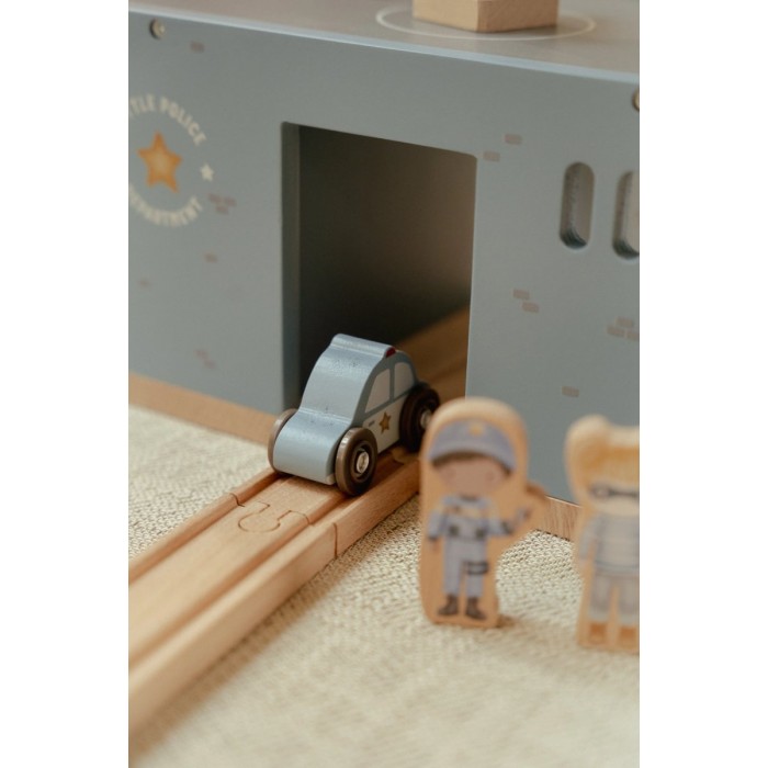 Sectie de politie cu figurine din lemn FSC - Blue - Little Dutch Sectie de politie cu figurine din lemn FSC - Blue - Little Dutch