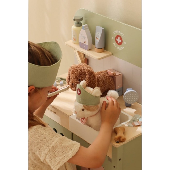 Cabinet veterinar cu accesorii din lemn FSC - Green - Little Dutch Cabinet veterinar cu accesorii din lemn FSC - Green - Little Dutch