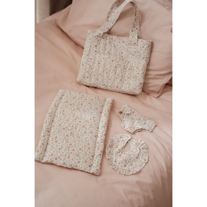 Geanta de maternitate cu accesorii pentru papusi - Soft Flowers - Little Dutch Geanta de maternitate cu accesorii pentru papusi - Soft Flowers - Little Dutch
