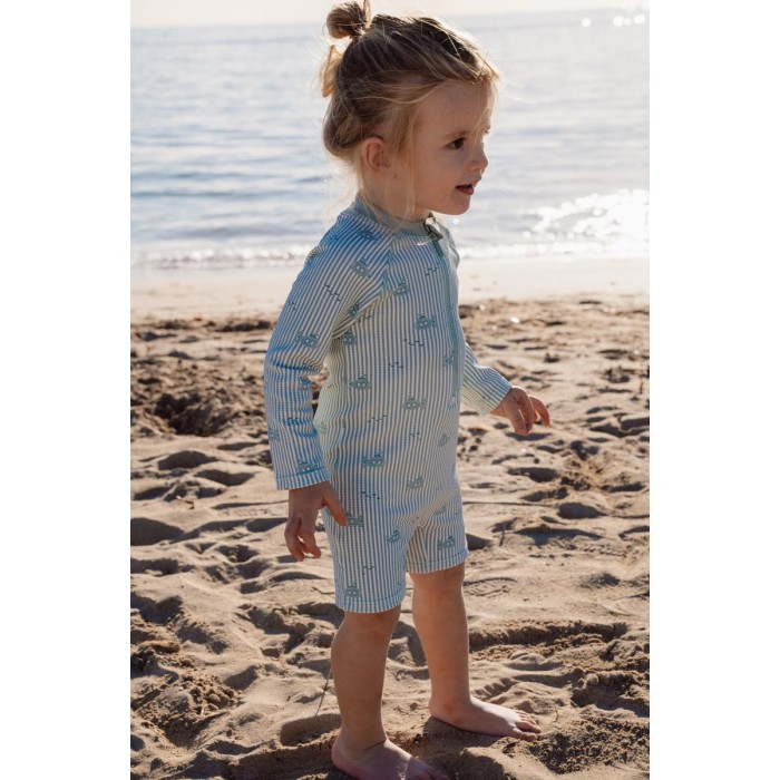https://www.catenlunasinstele.ro/image/catalog/_PRODUSE/Little Dutch/SS26/costum-de-baie-intreg-cu-maneca-lunga-cu-protectie-uv-40-ocean-adventure-CL26030101-1.jpg