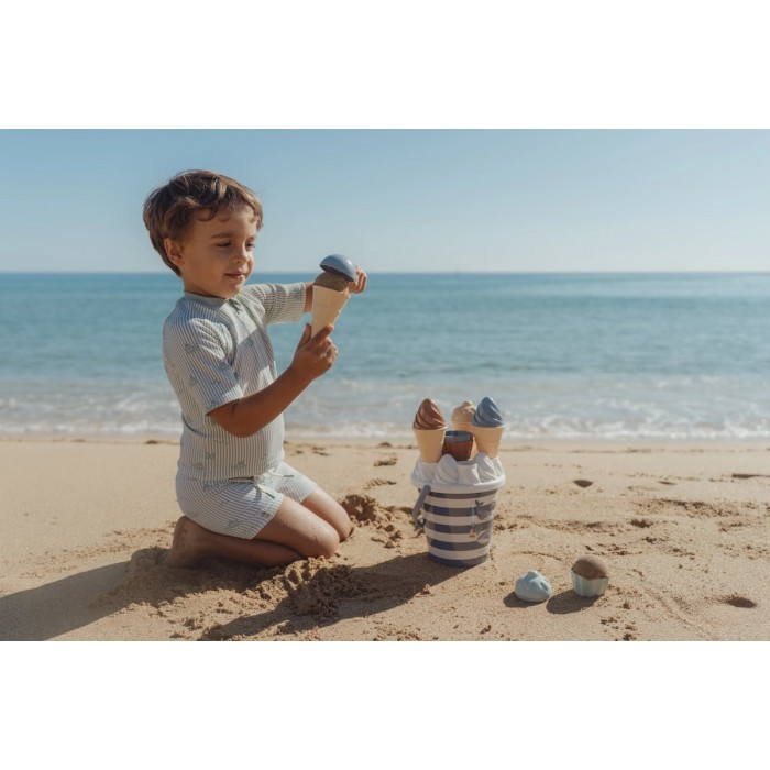 https://www.catenlunasinstele.ro/image/catalog/_PRODUSE/Little Dutch/SS26/set-tricou-de-baie-si-sort-de-baie-ocean-adventure-CL26038451-1.jpg