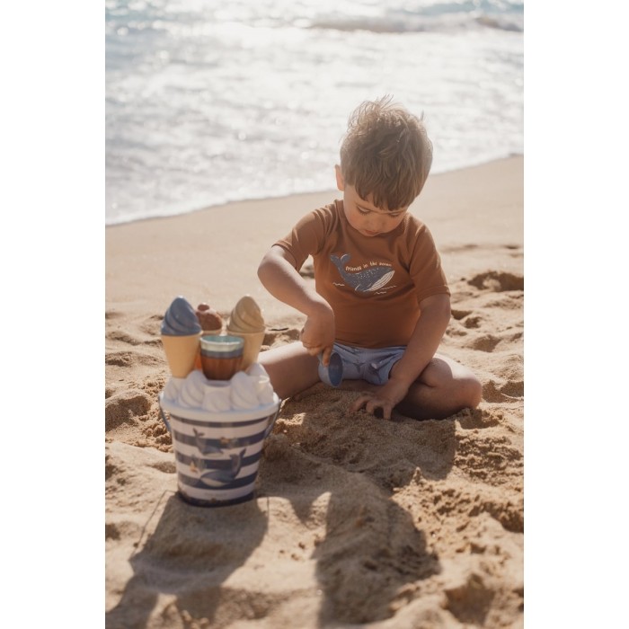 https://www.catenlunasinstele.ro/image/catalog/_PRODUSE/Little Dutch/SS26/tricou-de-baie-sunny-brown-CL26030405-1.jpg