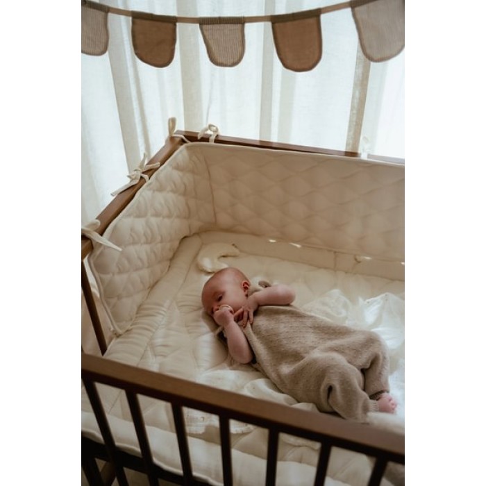 Salteluta matlasata pentru joaca din bumbac organic - 80x100 cm - Pure Soft White - Little Dutch Salteluta matlasata pentru joaca din bumbac organic - 80x100 cm - Pure Soft White - Little Dutch