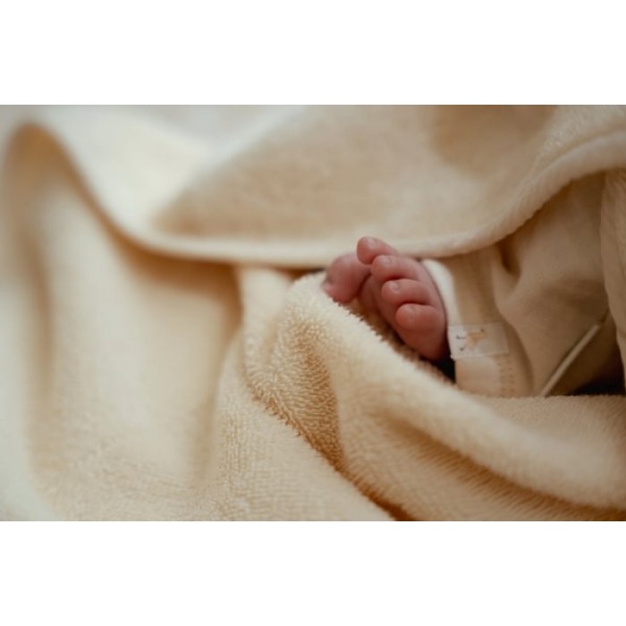 Prosop cu gluga din bumbac organic pentru bebelusi - 75 x 75 cm - Little Goose - Little Dutch