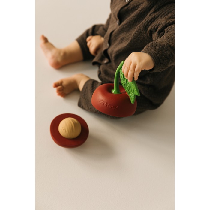 Jucarie stivuibila din cauciuc natural - Merry the Cherry - Oli & Carol