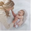 Suport ergonomic pentru baie nou nascut  - Eucalyptus - Shnuggle
