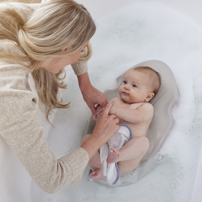 Suport ergonomic pentru baie nou nascut  - Eucalyptus - Shnuggle
